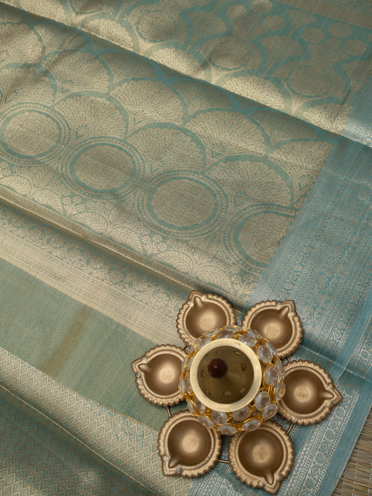 Tissue silk