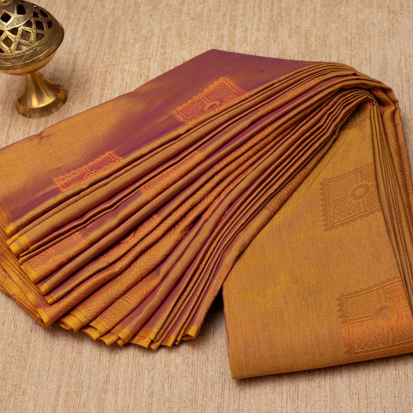 Borderless Silk