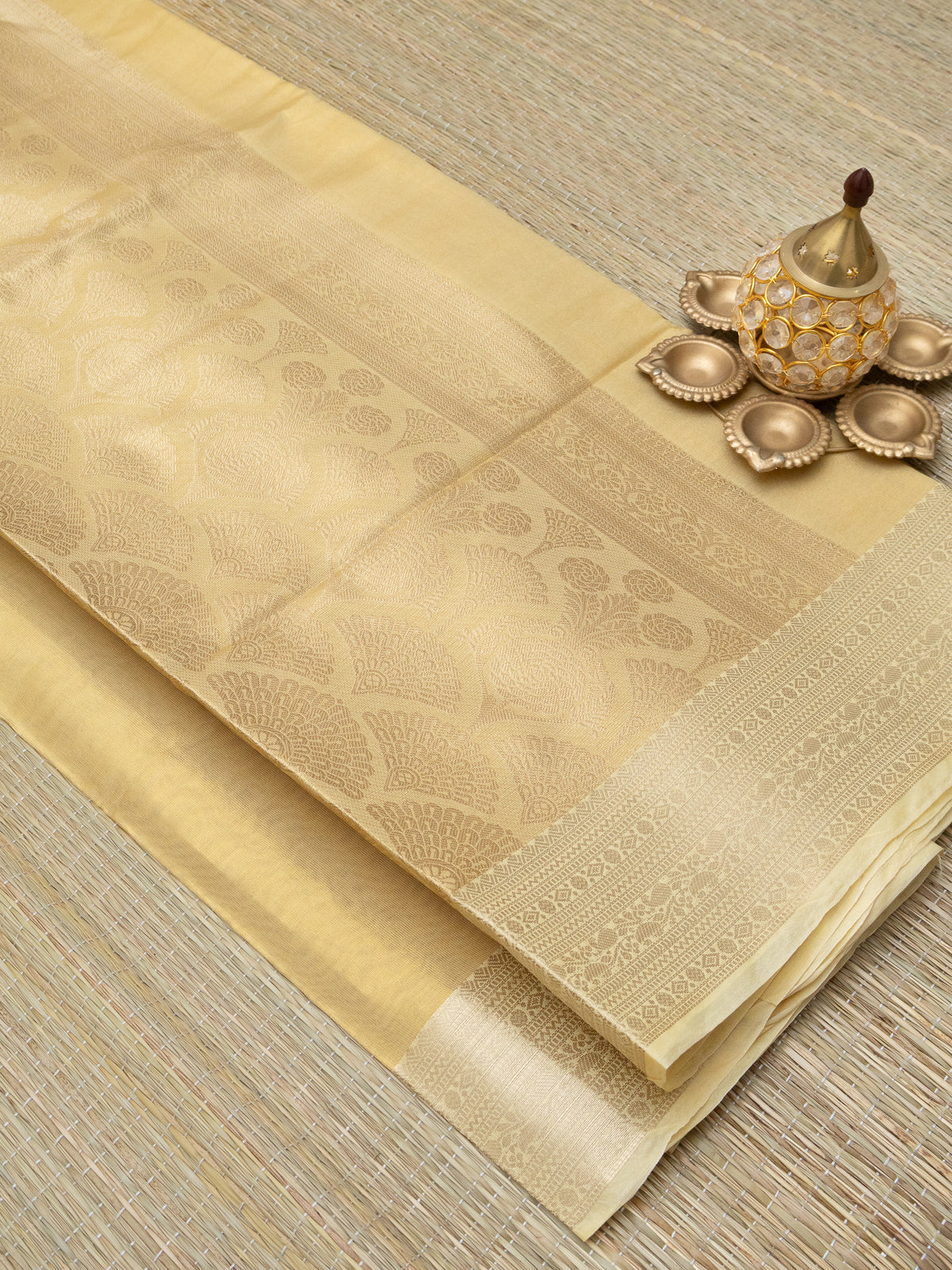Tissue silk